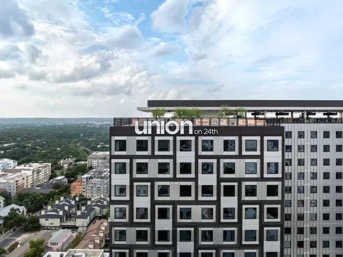 Union on 24th — photo 1